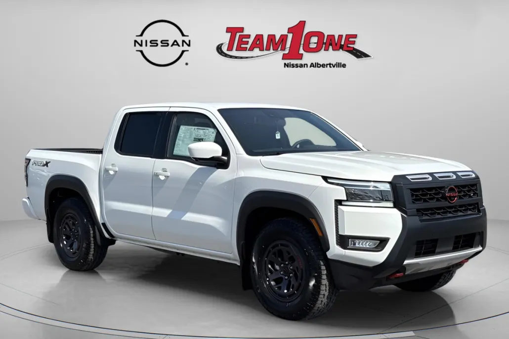 2025 Nissan Frontier Crew Cab PRO-X photo 1