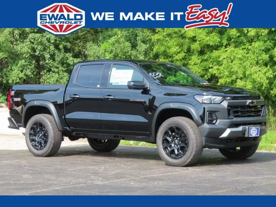 2026 Chevrolet Colorado Trail Boss photo 1
