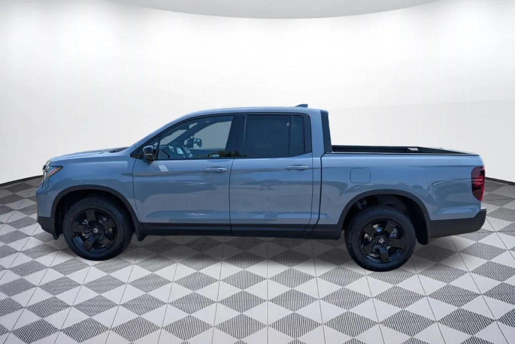 2025 Honda Ridgeline Black Edition photo 1