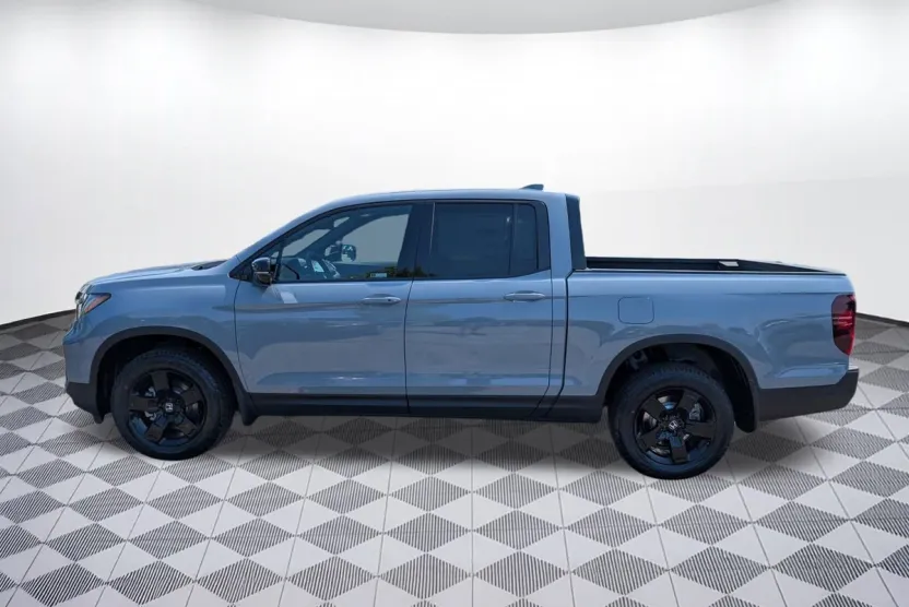 2025 Honda Ridgeline Black Edition photo 1