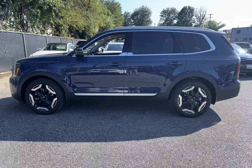 2024 Kia Telluride EX photo 1