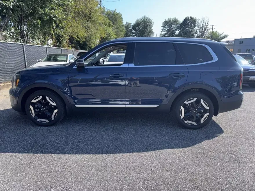 2024 Kia Telluride EX photo 1