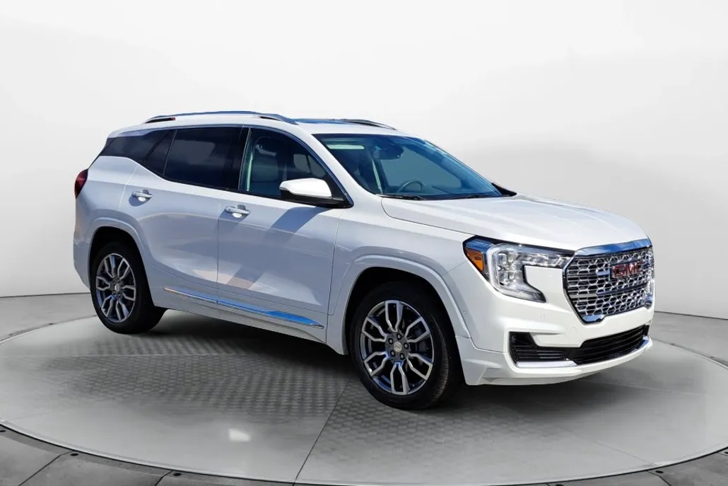 2024 Gmc Terrain Denali photo 1