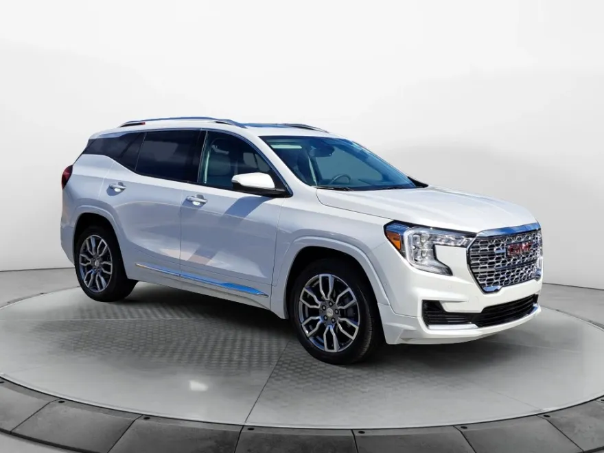 2024 Gmc Terrain Denali photo 1