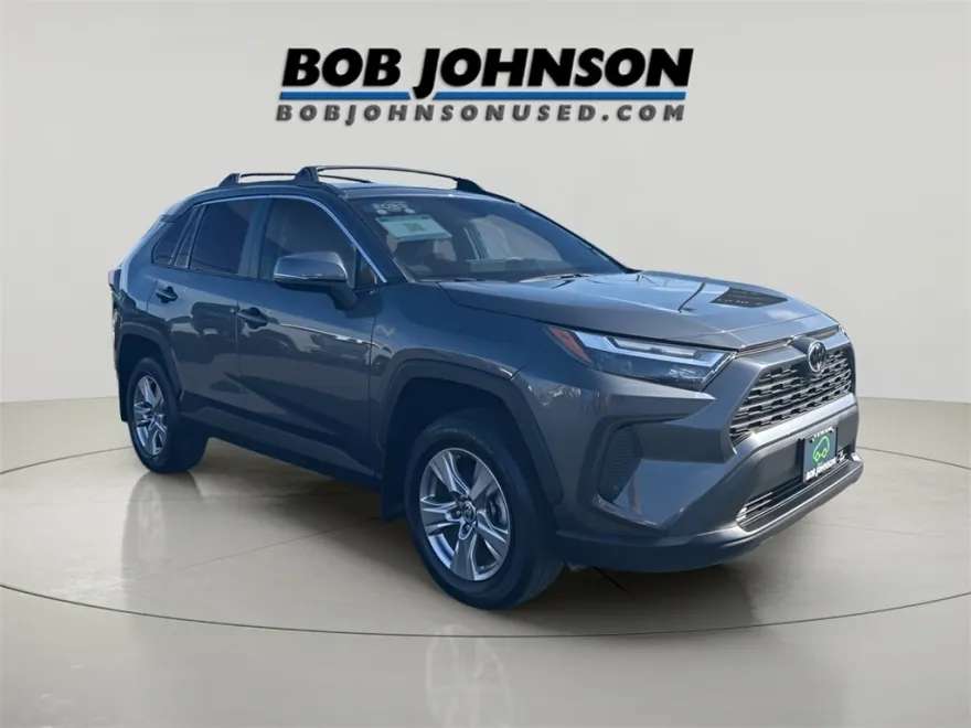 2023 Toyota RAV4 XLE photo 1