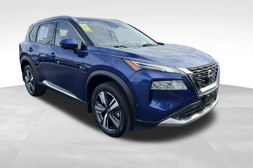 2022 Nissan Rogue Platinum photo 1