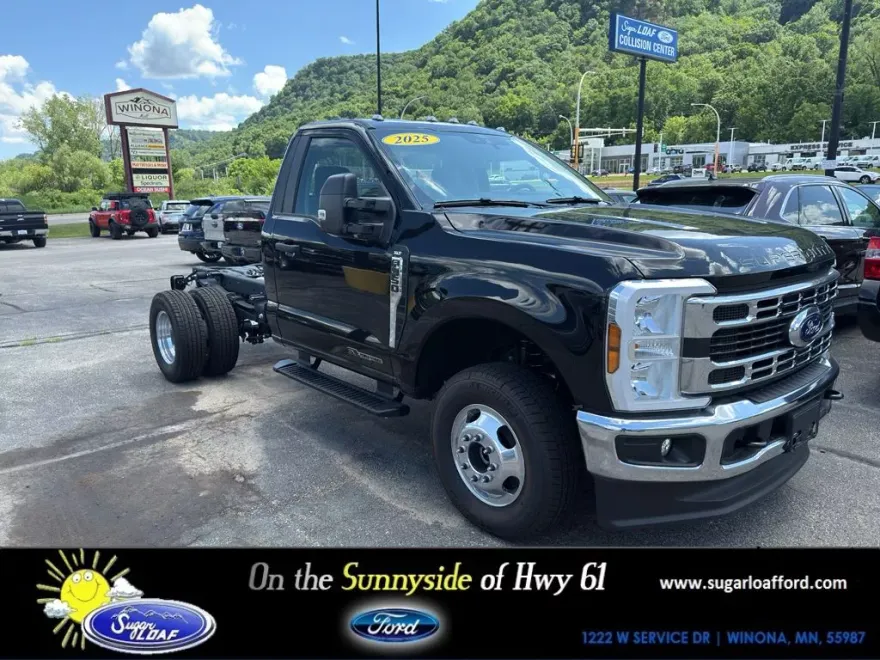 2025 Ford F-350 XLT photo 1