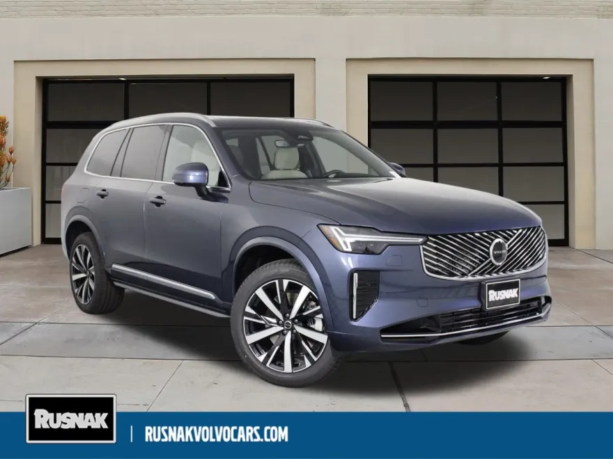2026 Volvo XC90 T8 Core photo 1
