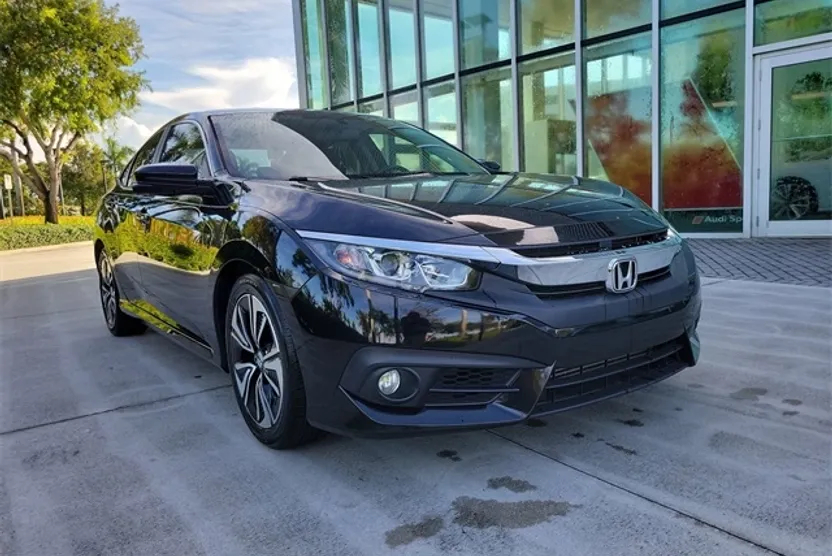 2018 Honda Civic EX-T photo 1