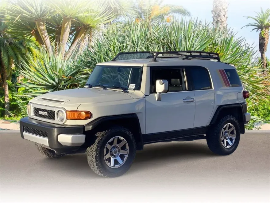 2014 Toyota FJ Cruiser Base photo 1