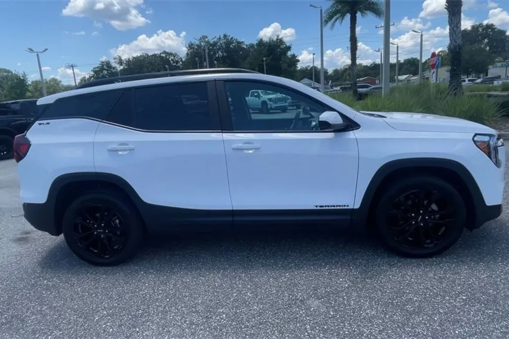 2022 Gmc Terrain SLE photo 1
