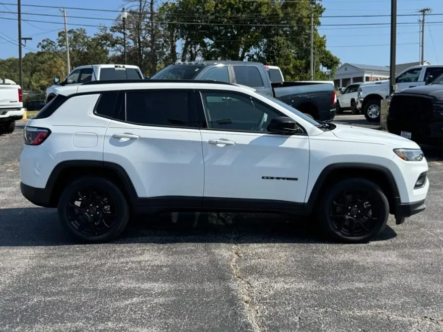 2025 Jeep Compass Latitude Altitude Special Edition photo 1