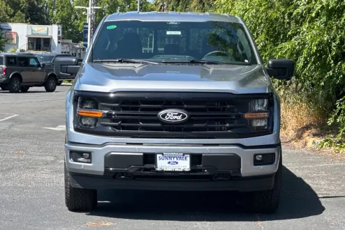 2025 Ford F-150 XLT photo 2