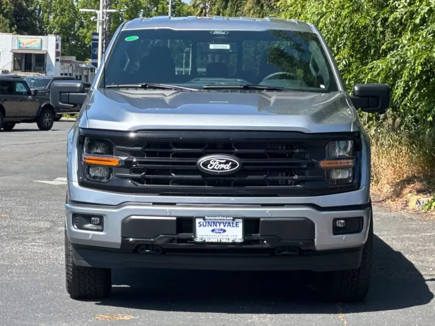 2025 Ford F-150 XLT photo 2
