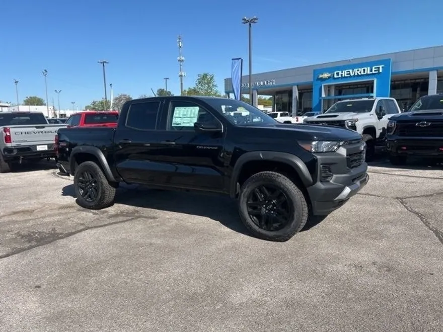2025 Chevrolet Colorado Trail Boss photo 1