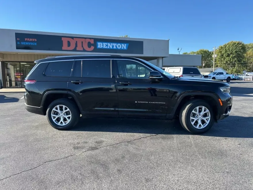 2022 Jeep Grand Cherokee Limited photo 1