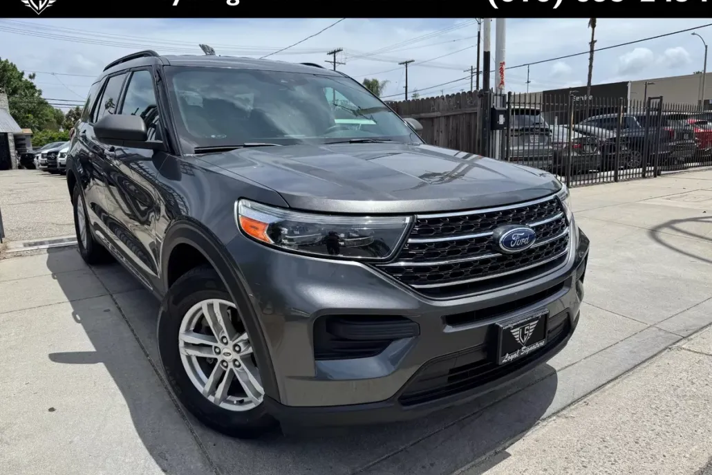 2020 Ford Explorer XLT photo 1