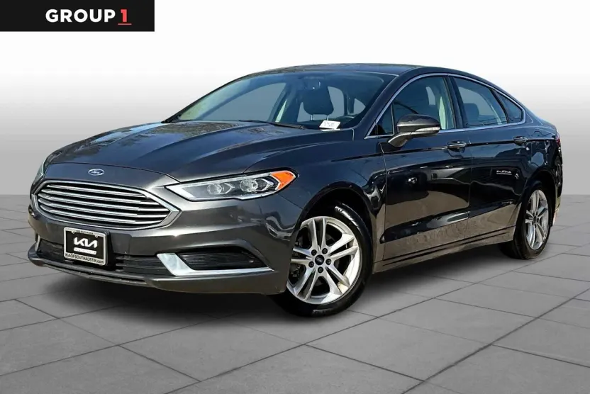 2018 Ford Fusion SE photo 1
