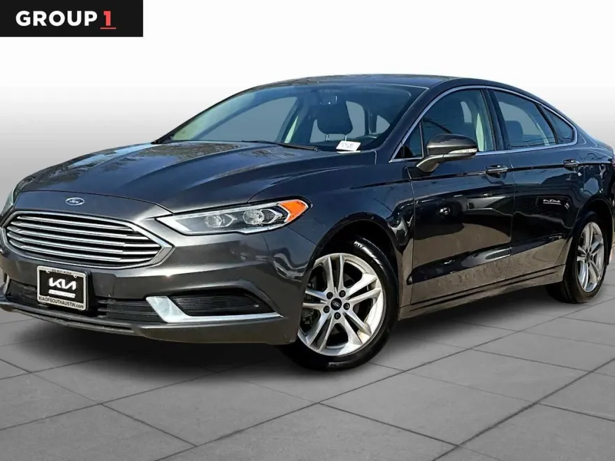 2018 Ford Fusion SE photo 1