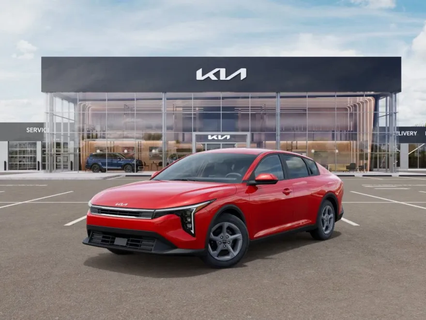 2025 Kia K4 LXS photo 1
