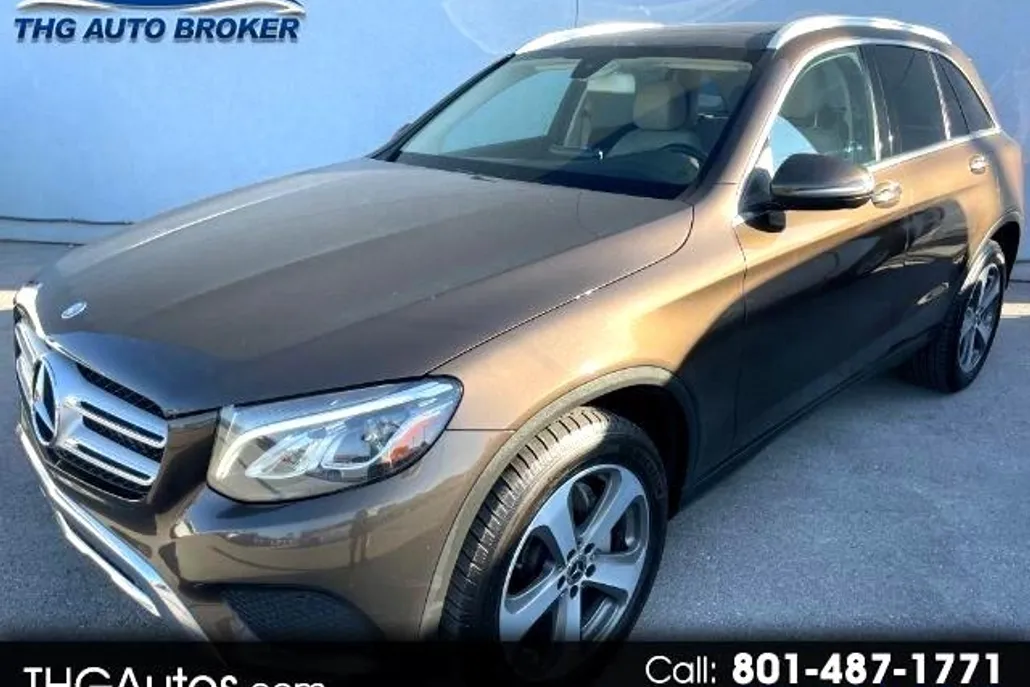 2017 Mercedes Benz GLC 300 4MATIC photo 1