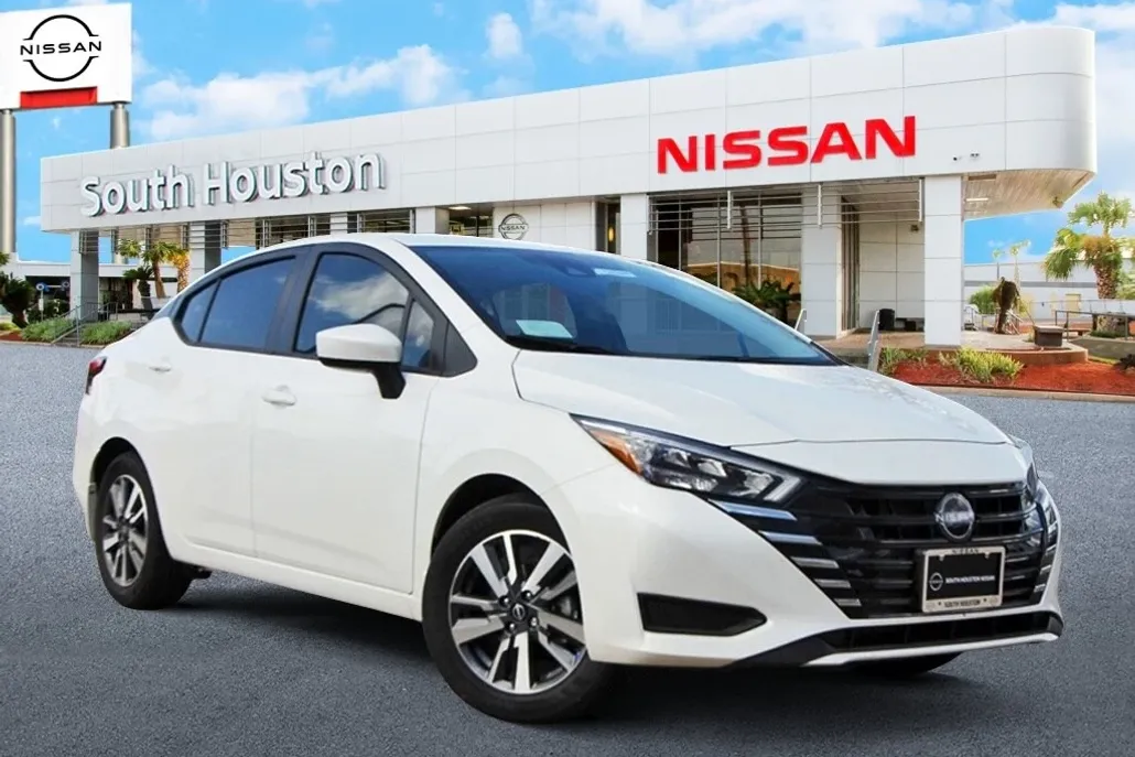 2025 Nissan Versa 1.6 SV photo 1
