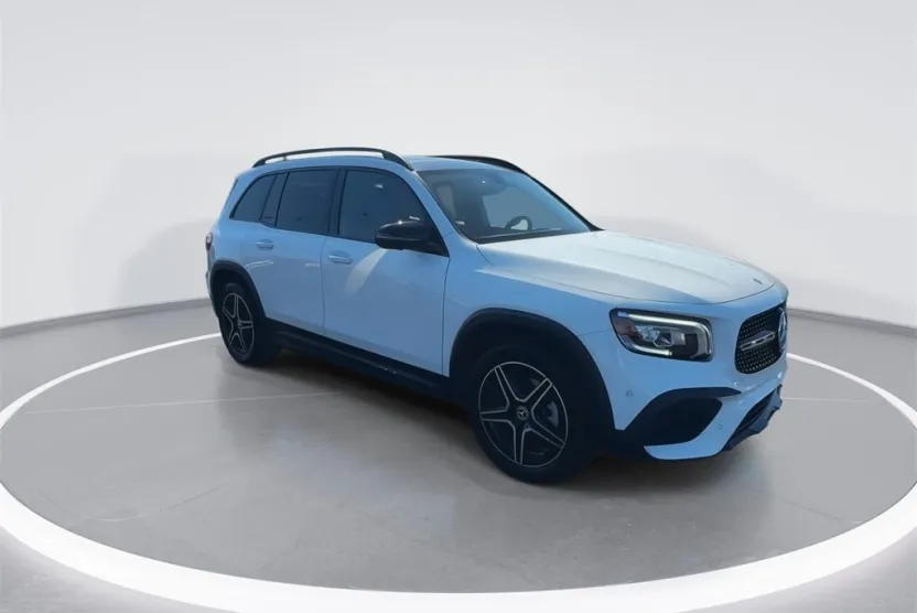 2023 Mercedes Benz GLB 250 4MATIC photo 1