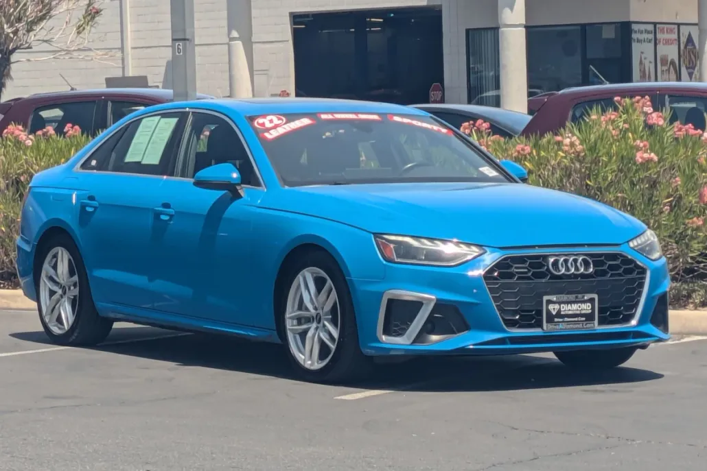 2022 Audi A4 S line Quattro Premium Plus photo 1