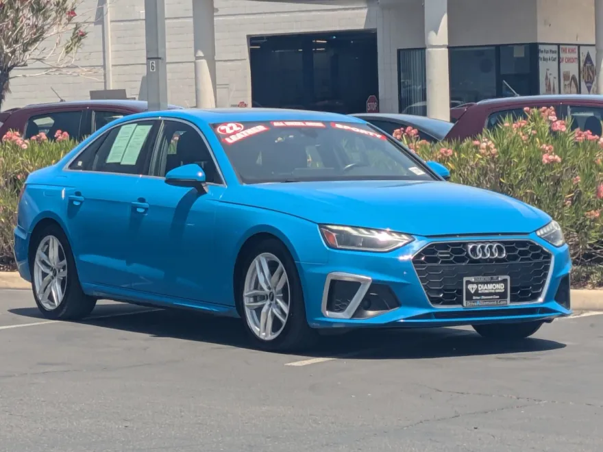 2022 Audi A4 S line Quattro Premium Plus photo 1