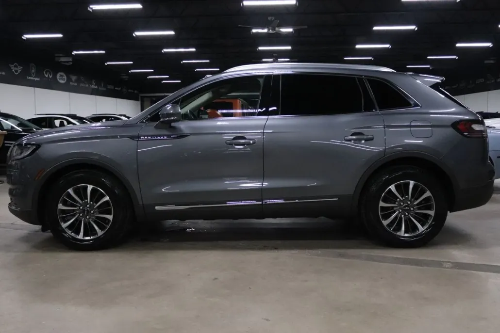2023 Lincoln Nautilus Standard photo 1