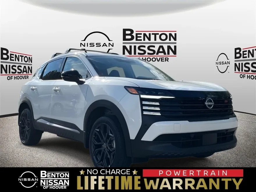 2026 Nissan Kicks SR photo 1