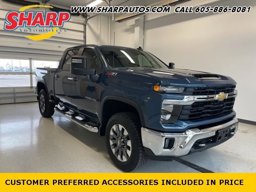2025 Chevrolet Silverado 3500HD LT photo 1