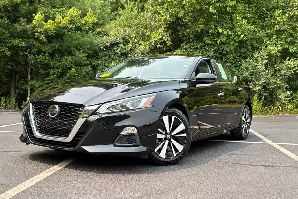 2021 Nissan Altima 2.5 SV photo 1