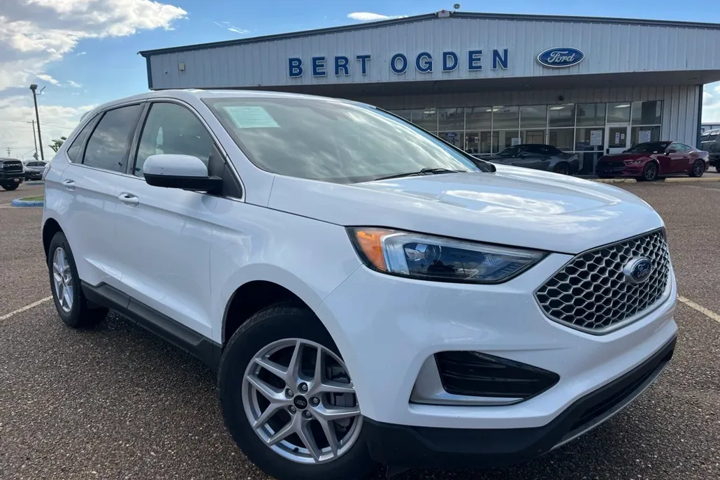2024 Ford Edge SEL photo 1