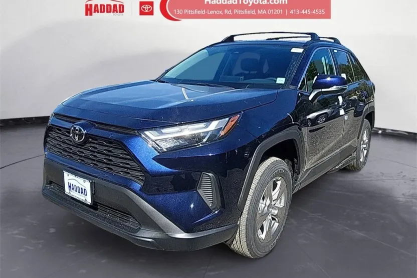 2025 Toyota RAV4 XLE photo 1