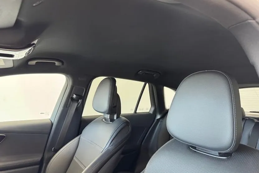 2025 Mercedes Benz GLC 300 4MATIC photo 1