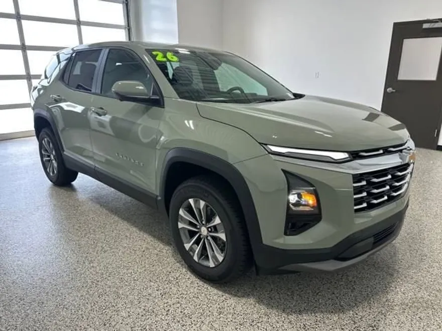 2026 Chevrolet Equinox LT photo 1