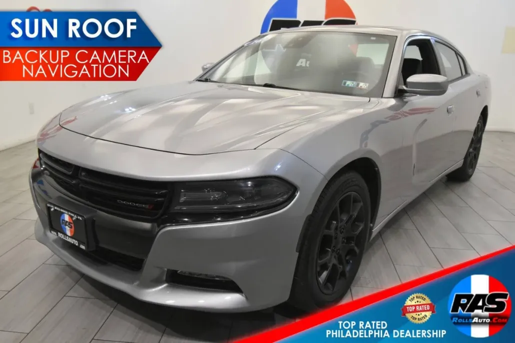 2016 Dodge Charger SXT photo 1