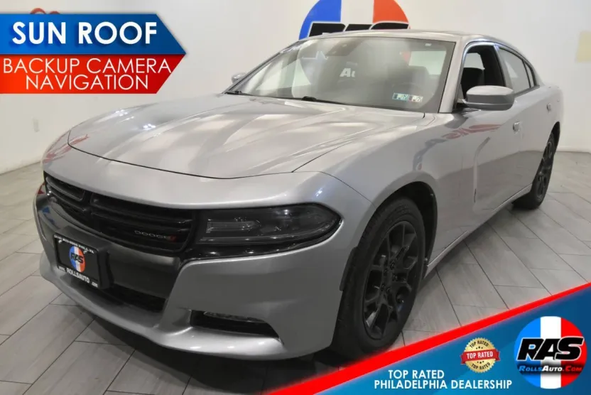 2016 Dodge Charger SXT photo 1