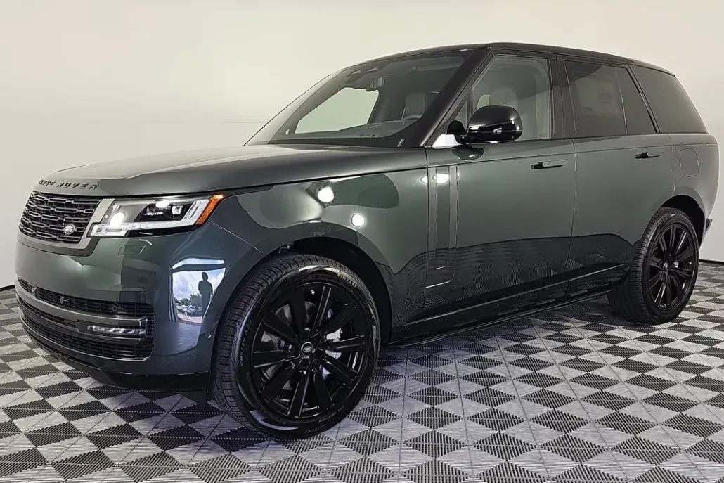 2025 Land Rover Range Rover SE photo 1