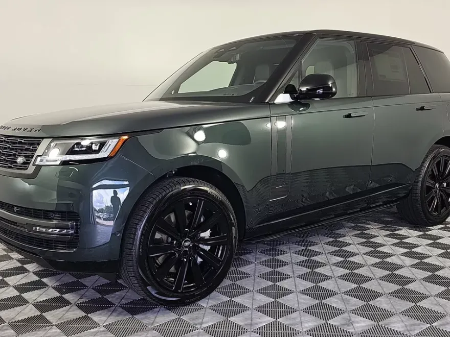2025 Land Rover Range Rover SE photo 1