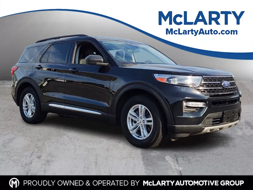 2023 Ford Explorer XLT photo 1