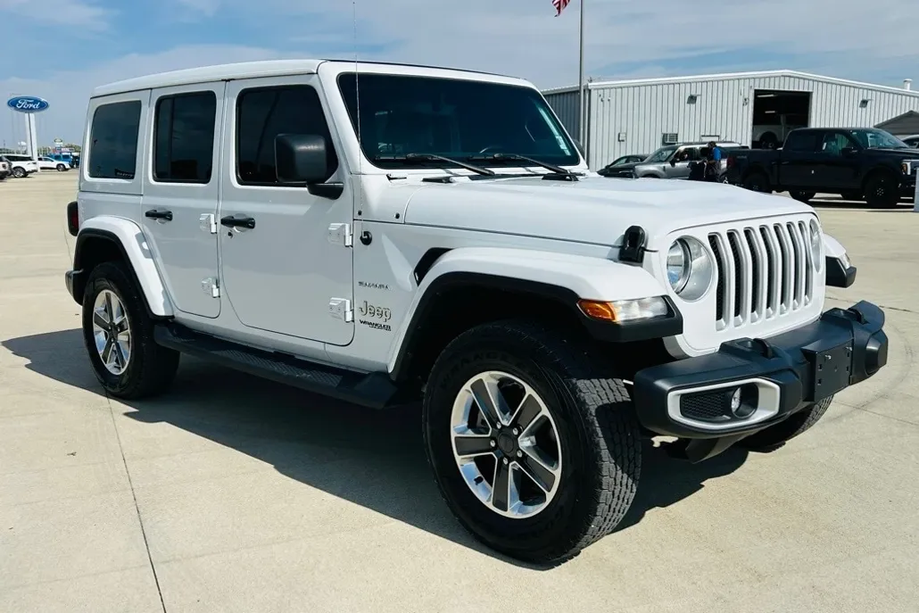 2021 Jeep Wrangler Unlimited Sahara photo 1