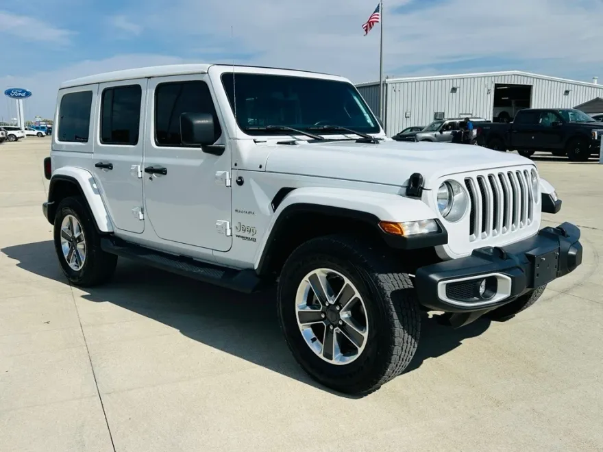 2021 Jeep Wrangler Unlimited Sahara photo 1