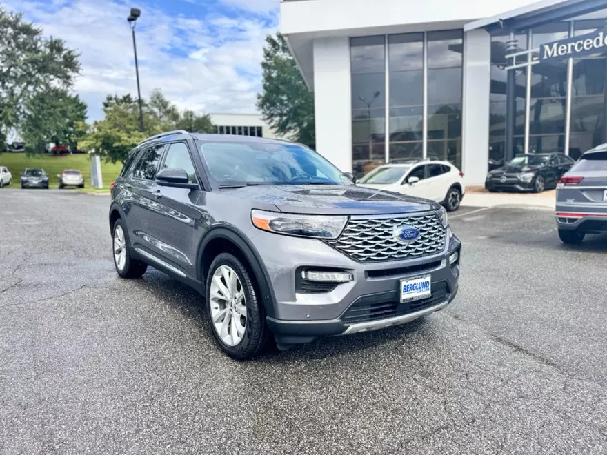 2022 Ford Explorer Platinum photo 1