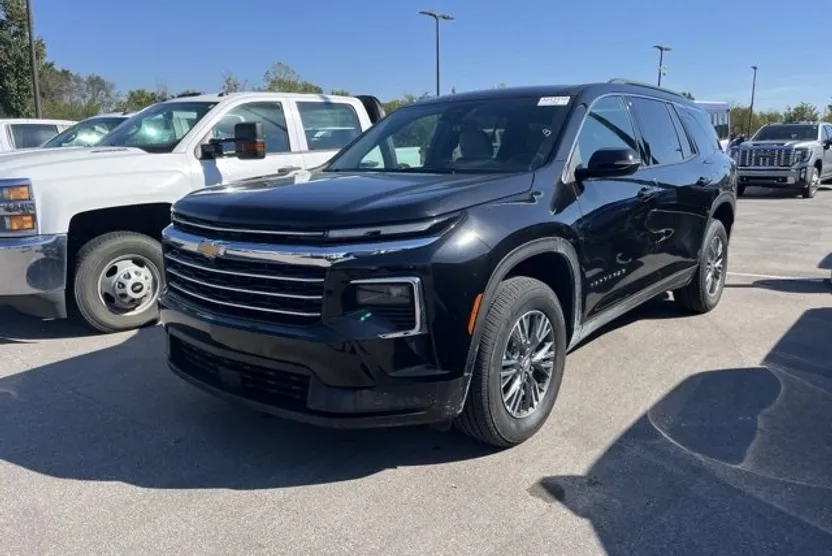 2025 Chevrolet Traverse photo 1