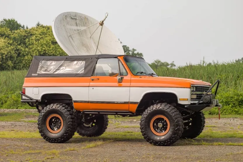 1990 Chevrolet Blazer Base photo 1