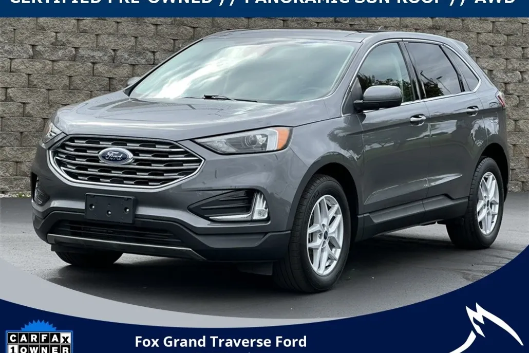 2022 Ford Edge SEL photo 1