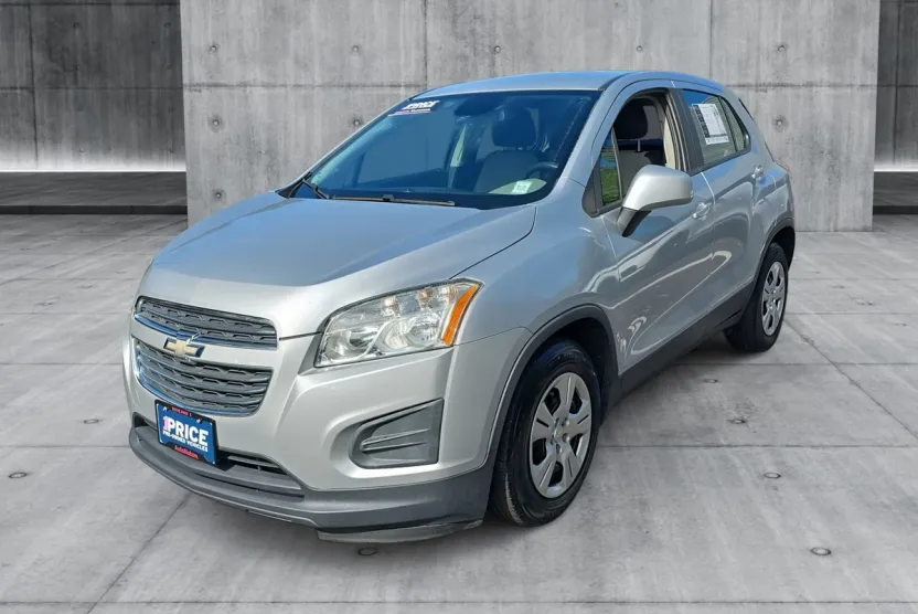 2016 Chevrolet Trax LS photo 1