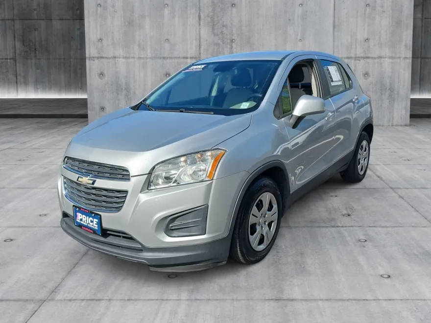 2016 Chevrolet Trax LS photo 1